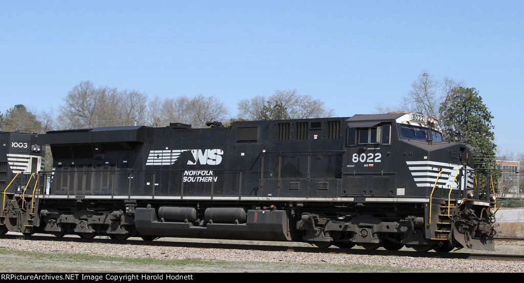 NS 8022